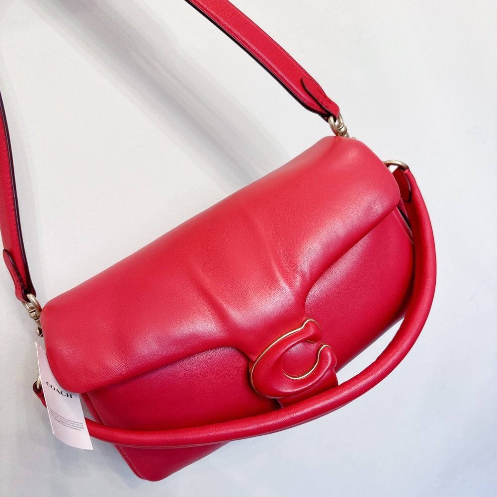 NWT Coach Pillow Tabby 26 Red Apple C0772 - Picture 3 of 12